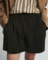 PLEATED SHORT