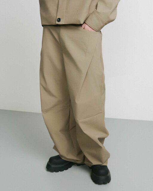 BAGGY KHAKI PLEATED